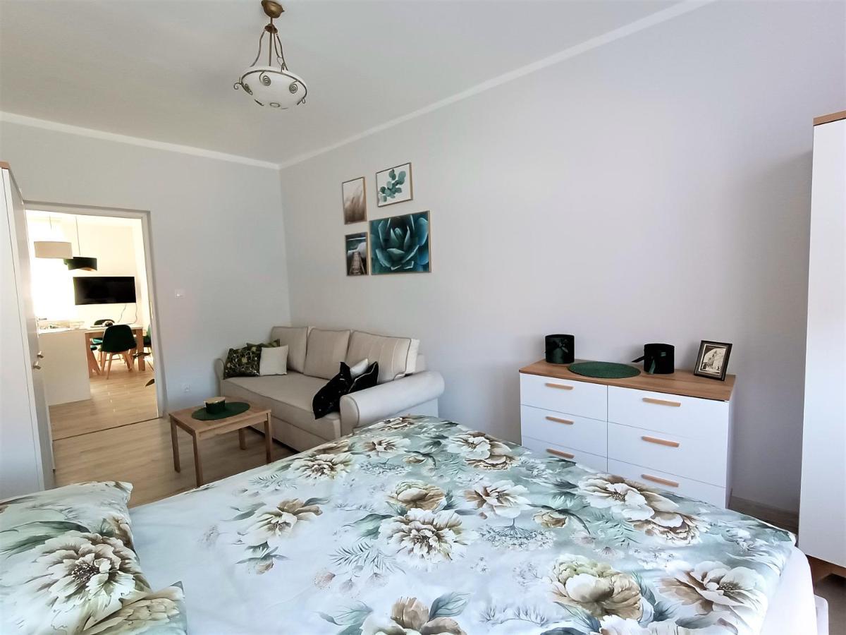 Szmaragdowy Apartament Przy Ulicy Opolskiej تارنوفسكي غوره المظهر الخارجي الصورة