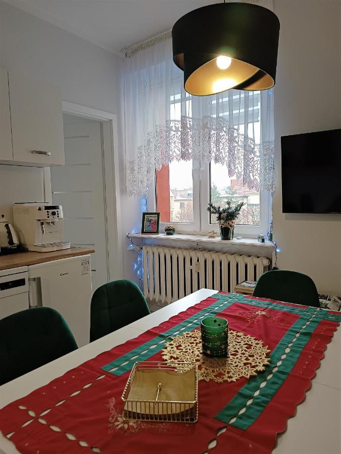 Szmaragdowy Apartament Przy Ulicy Opolskiej تارنوفسكي غوره المظهر الخارجي الصورة